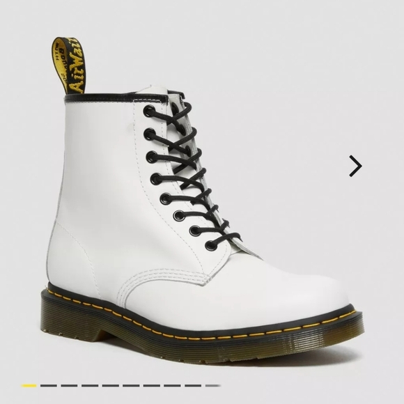 Dr. Martens Shoes - NWOT Doc martens 1460 smooth leather lace up boot